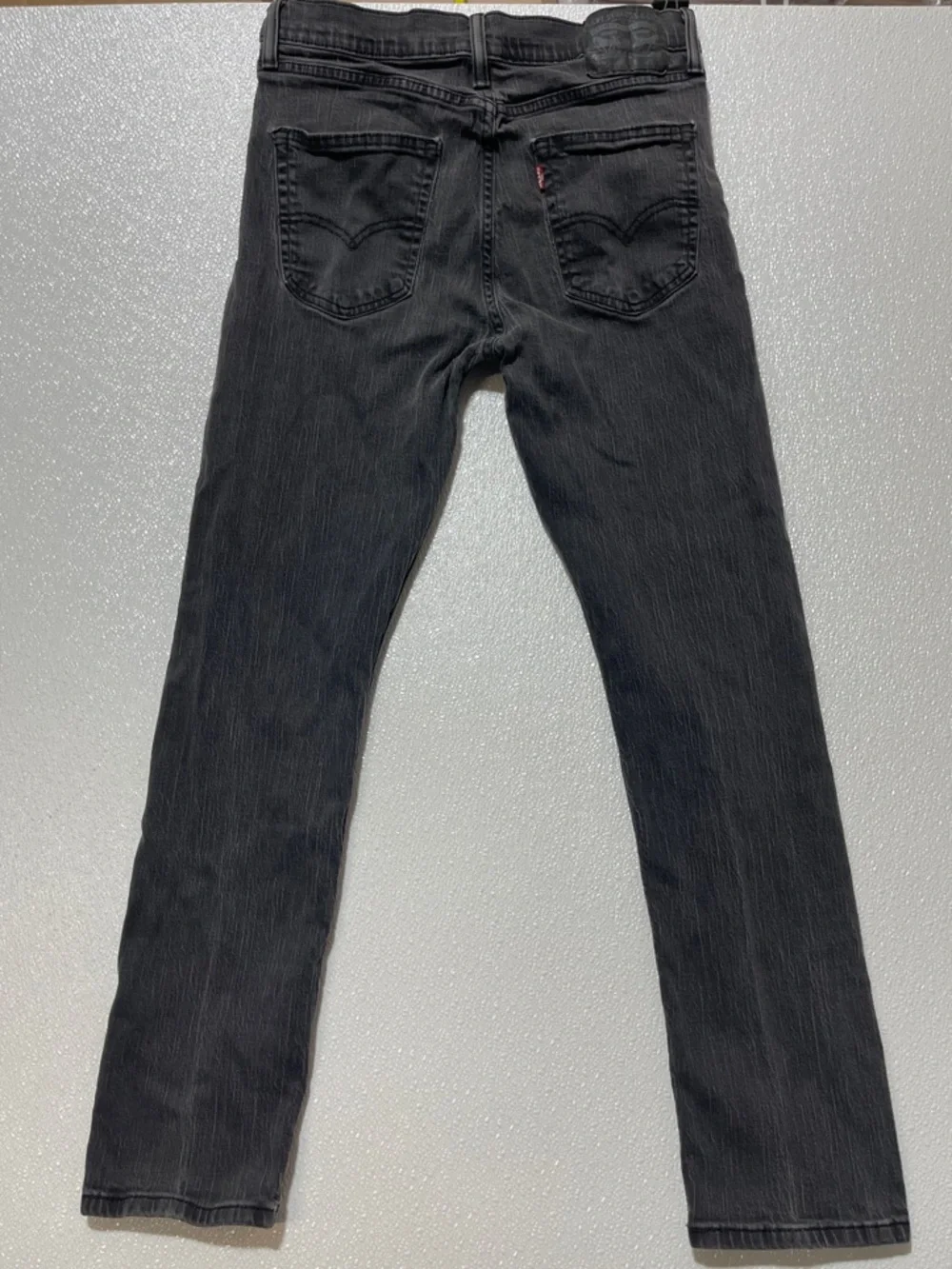 Levi's Men's Slim Straight Jeans in Black Wash - Picture 3 of 4